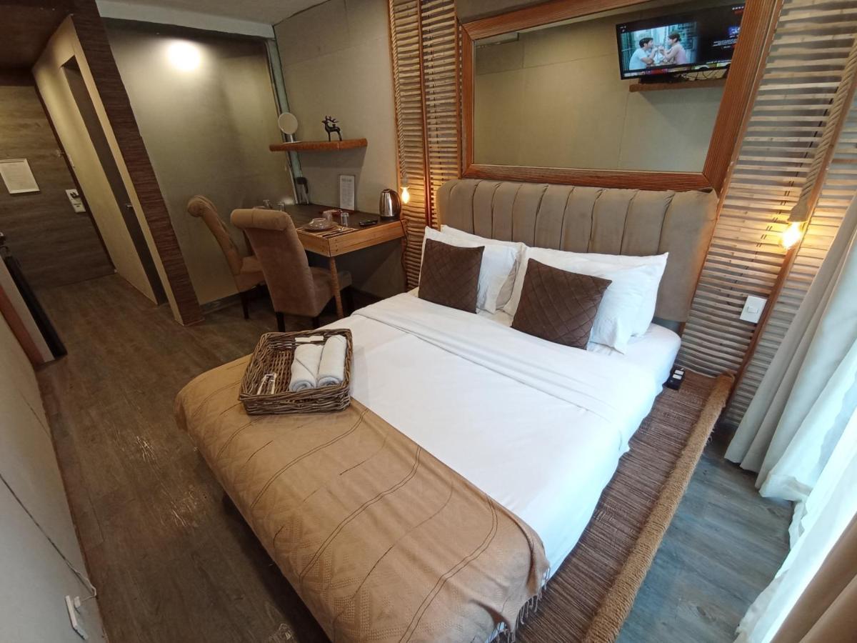 The Staycation - Serviced Rooms Manila Exterior foto